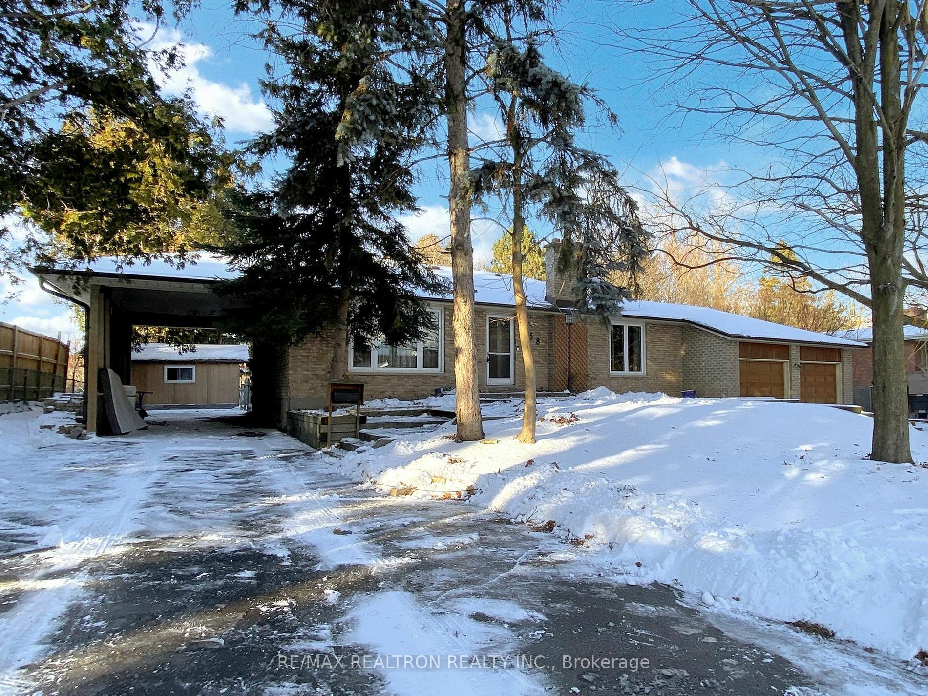 Property Photo:  558 Sheppard Ave  ON L1V 1G3 