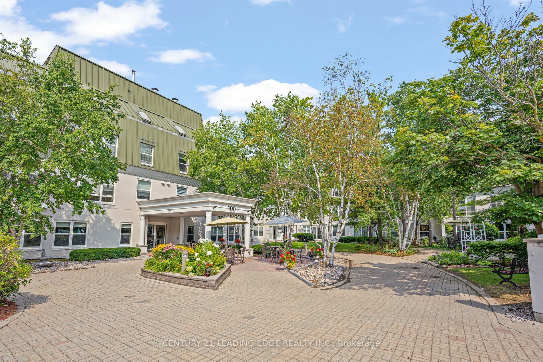 Property Photo: 100 Anna Russell Way Ph2 ON L3R 6C7