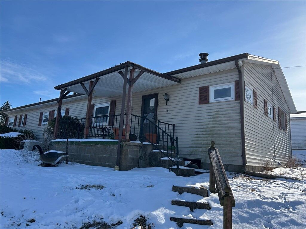 Property Photo: 285 Deerfield Road PA 15301