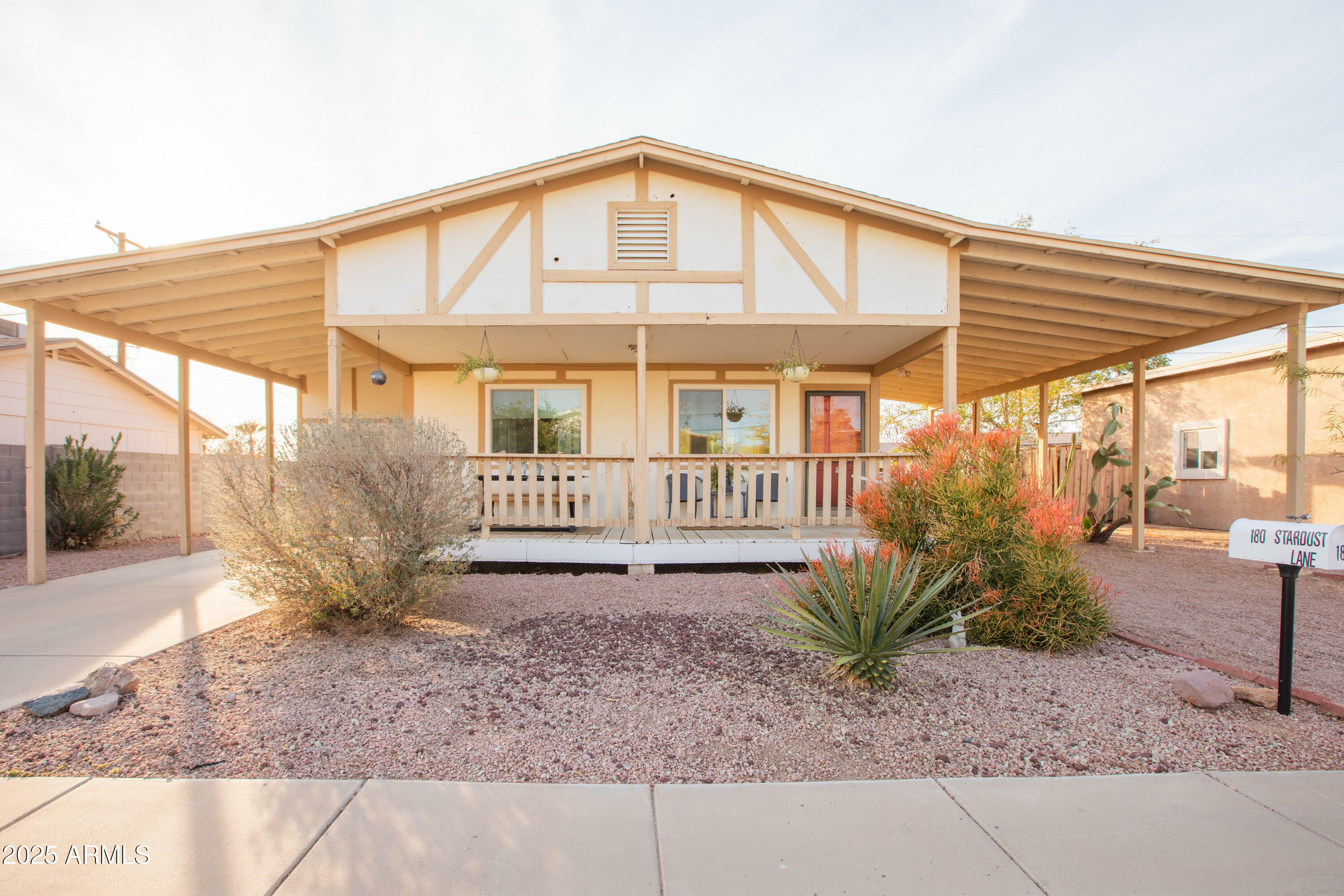 Property Photo:  180 S Stardust Lane  AZ 85120 