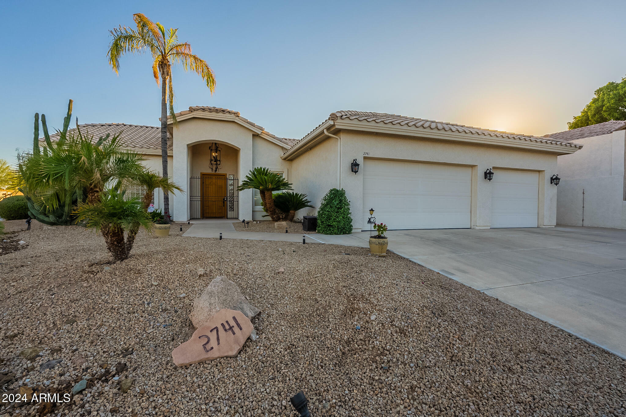 Property Photo:  2741 E Claire Drive  AZ 85032 