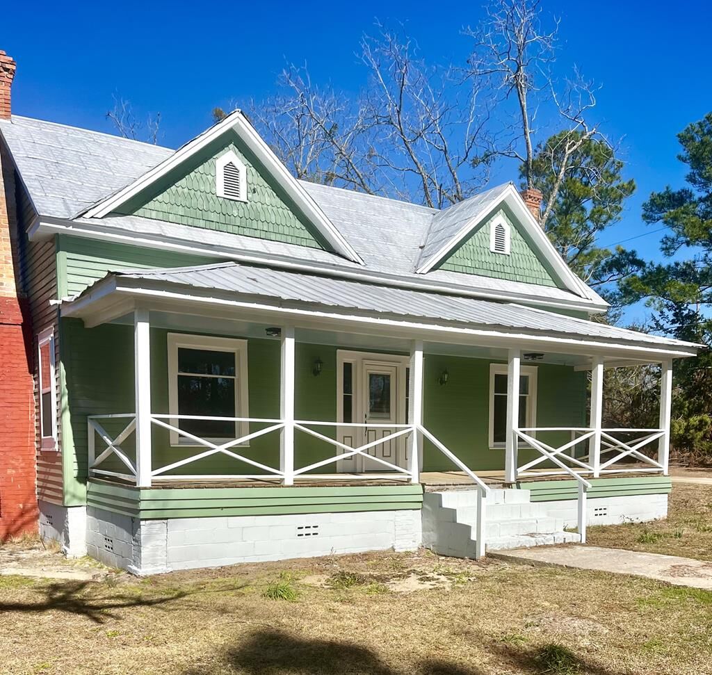 Property Photo: 145 Sharpe St GA 30412