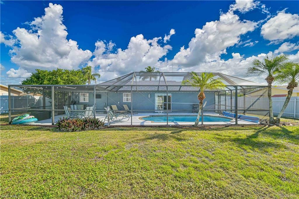 Property Photo:  105 Stafford Pl  FL 33936 