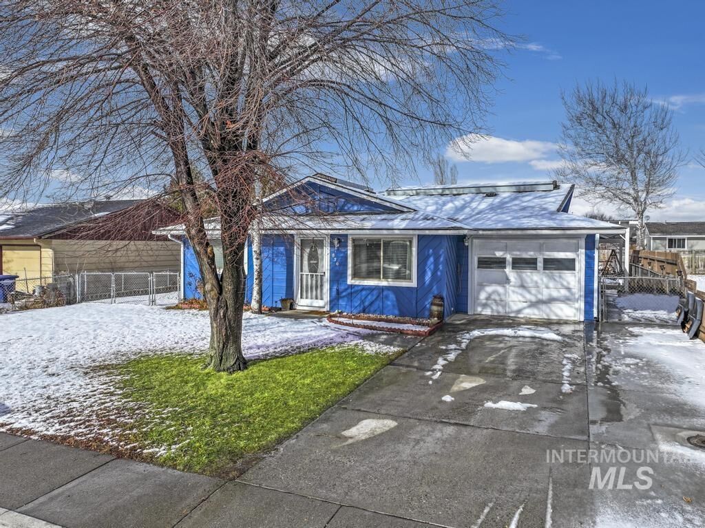 Property Photo:  836 19th Avenue E  ID 83338 