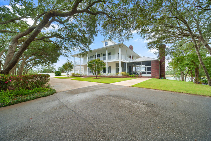 Property Photo:  15702 Fl-77  FL 32409 