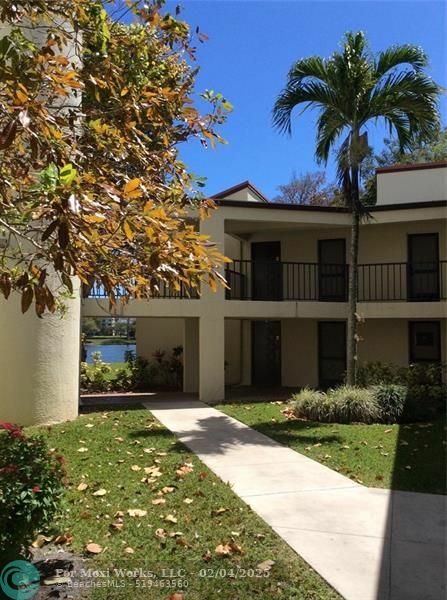 Property Photo:  2313 S Cypress Bend Dr 122B  FL 33069 