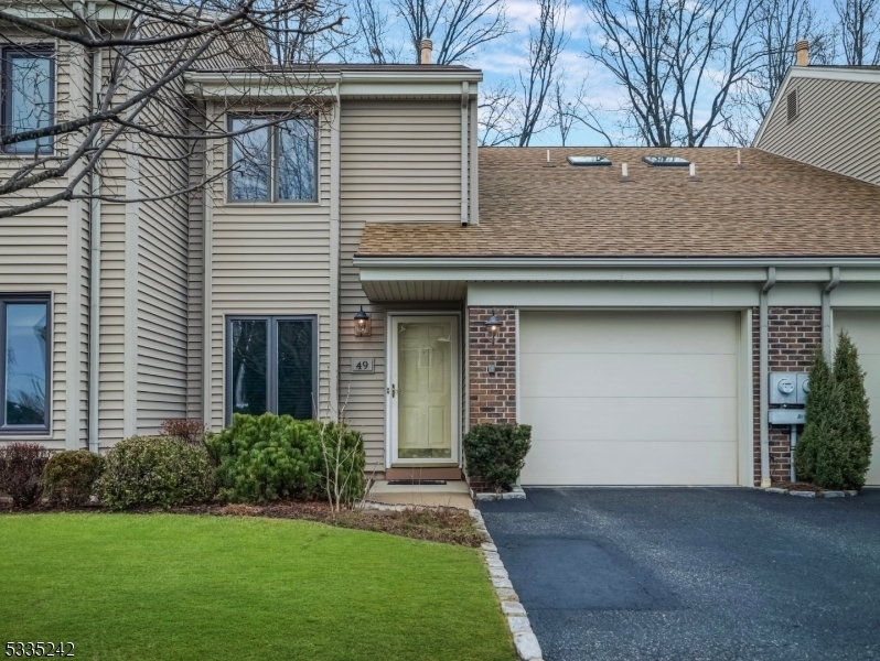Property Photo: 49 Chelsea Ct NJ 07663