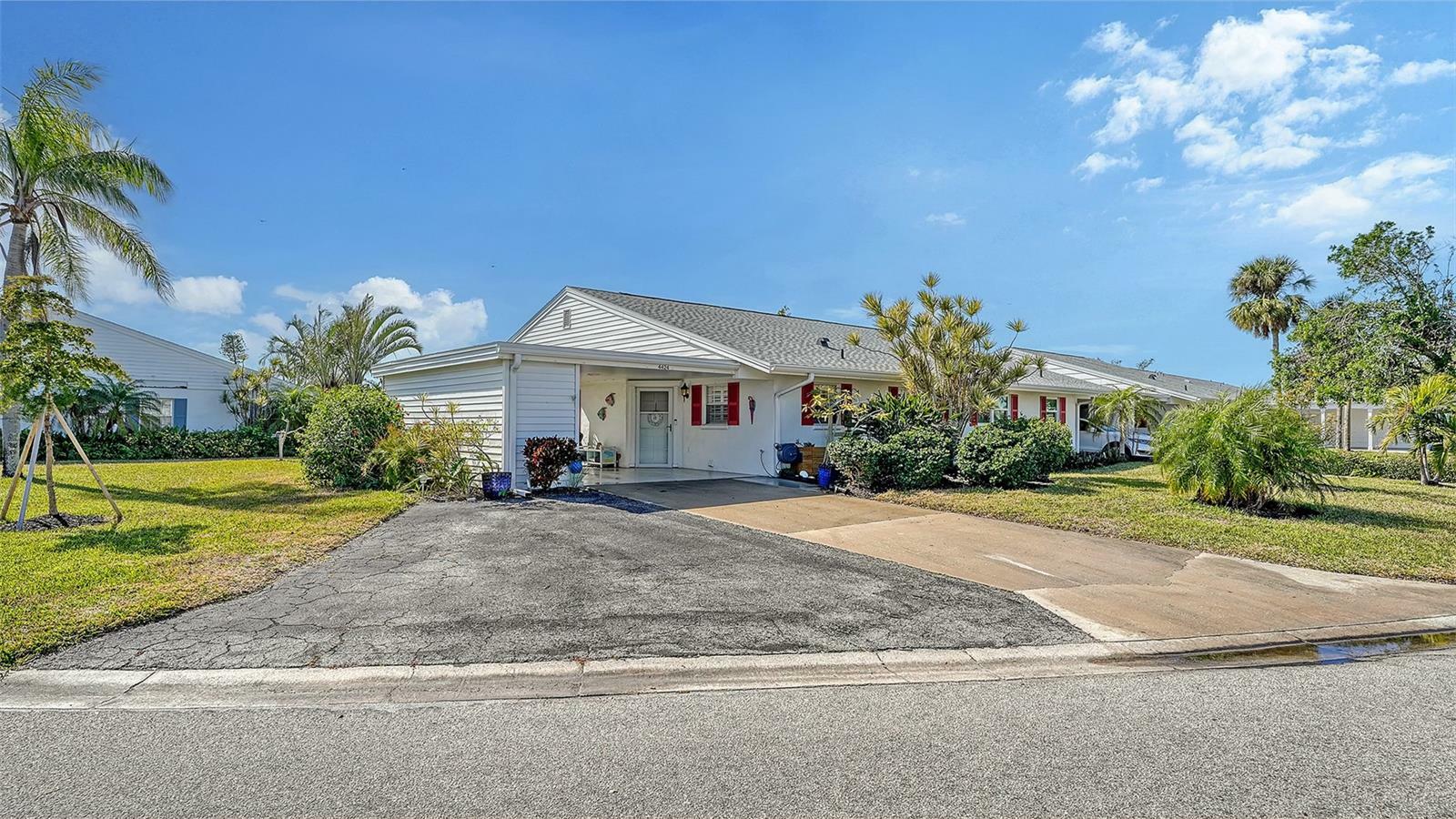 Property Photo:  4424 Mount Vernon Drive  FL 34210 