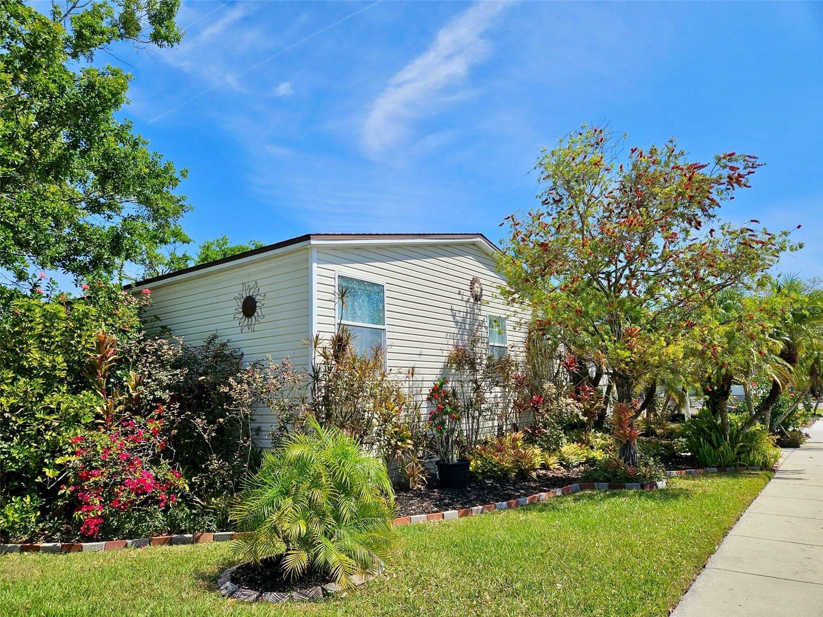 Property Photo:  8326 Fantasia Park Way  FL 33578 