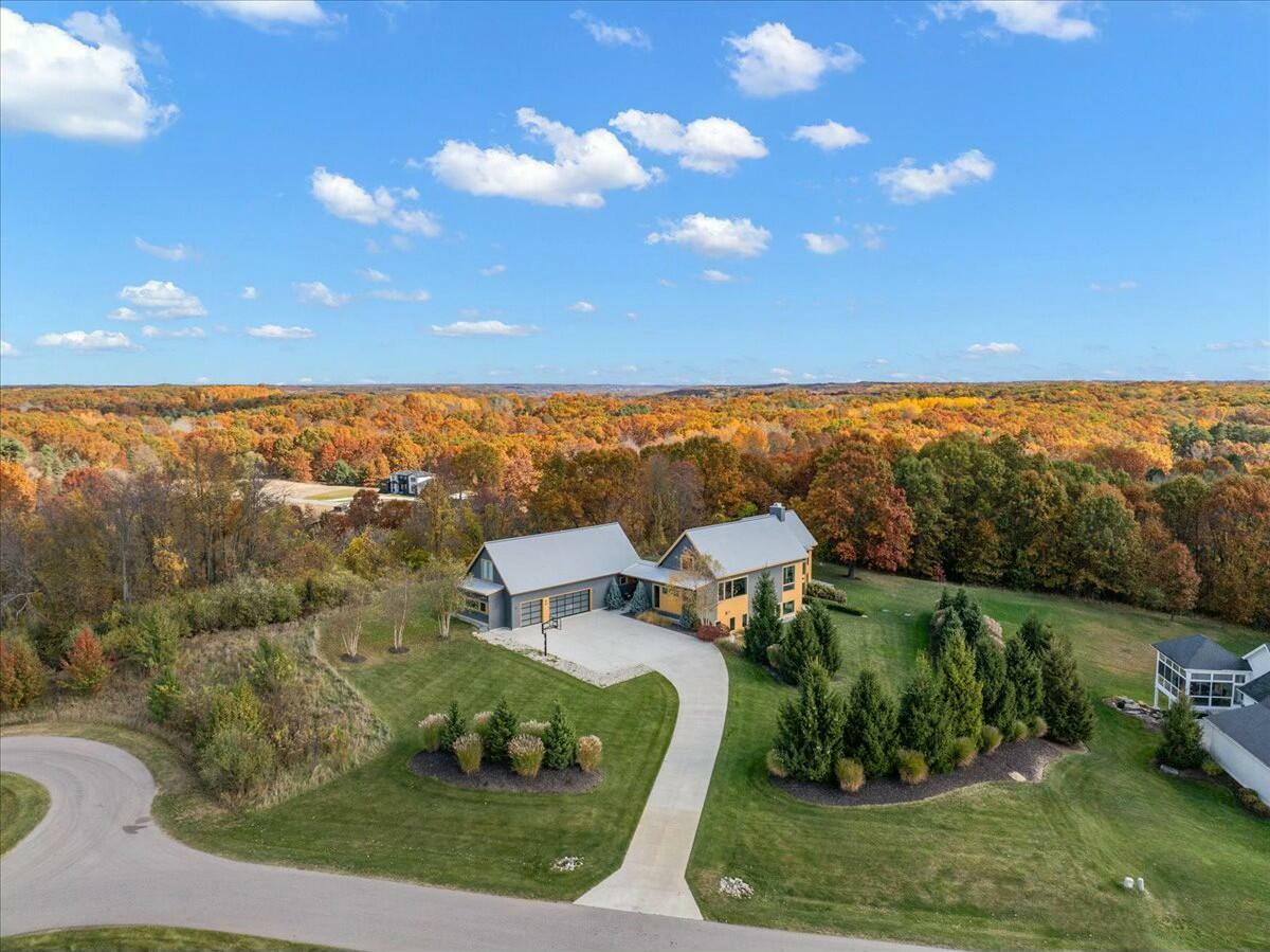 Property Photo:  2880 Burwood Hill Court  MI 49301 