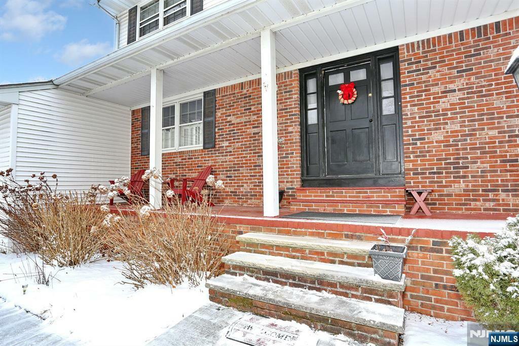 Property Photo:  4 McAtee Lane  NJ 07465 