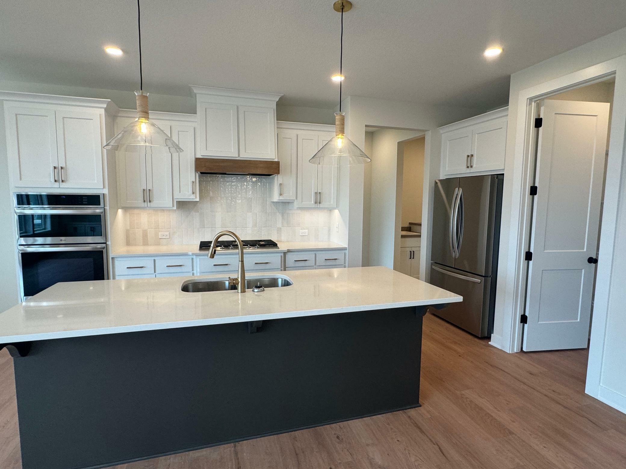 Property Photo: 14514 Kingsview Lane MN 55327
