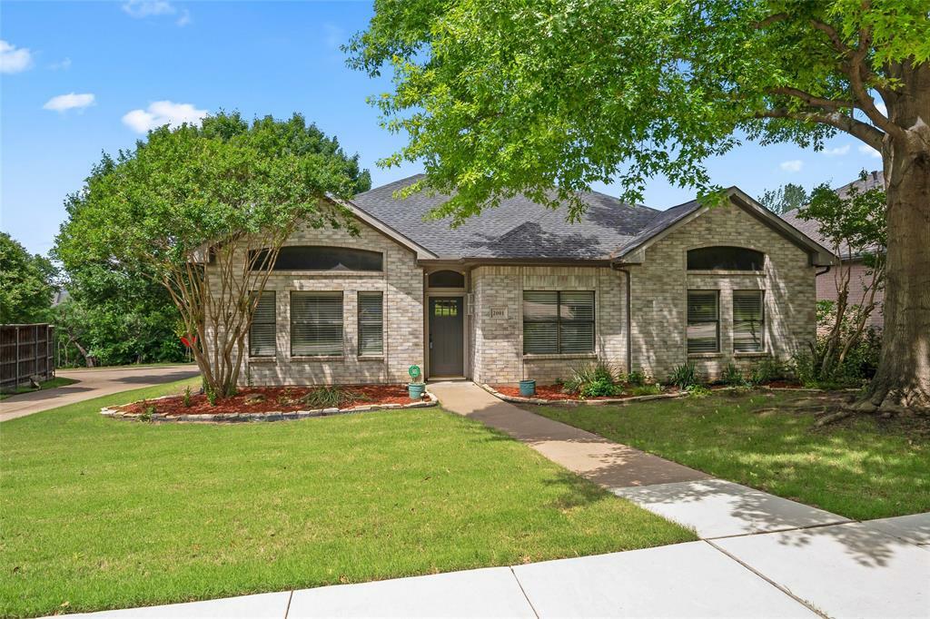 Property Photo: 2001 Diamond Ridge Drive TX 75010