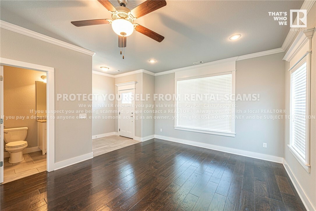 Property Photo:  611 S 59th Place  AR 72758 