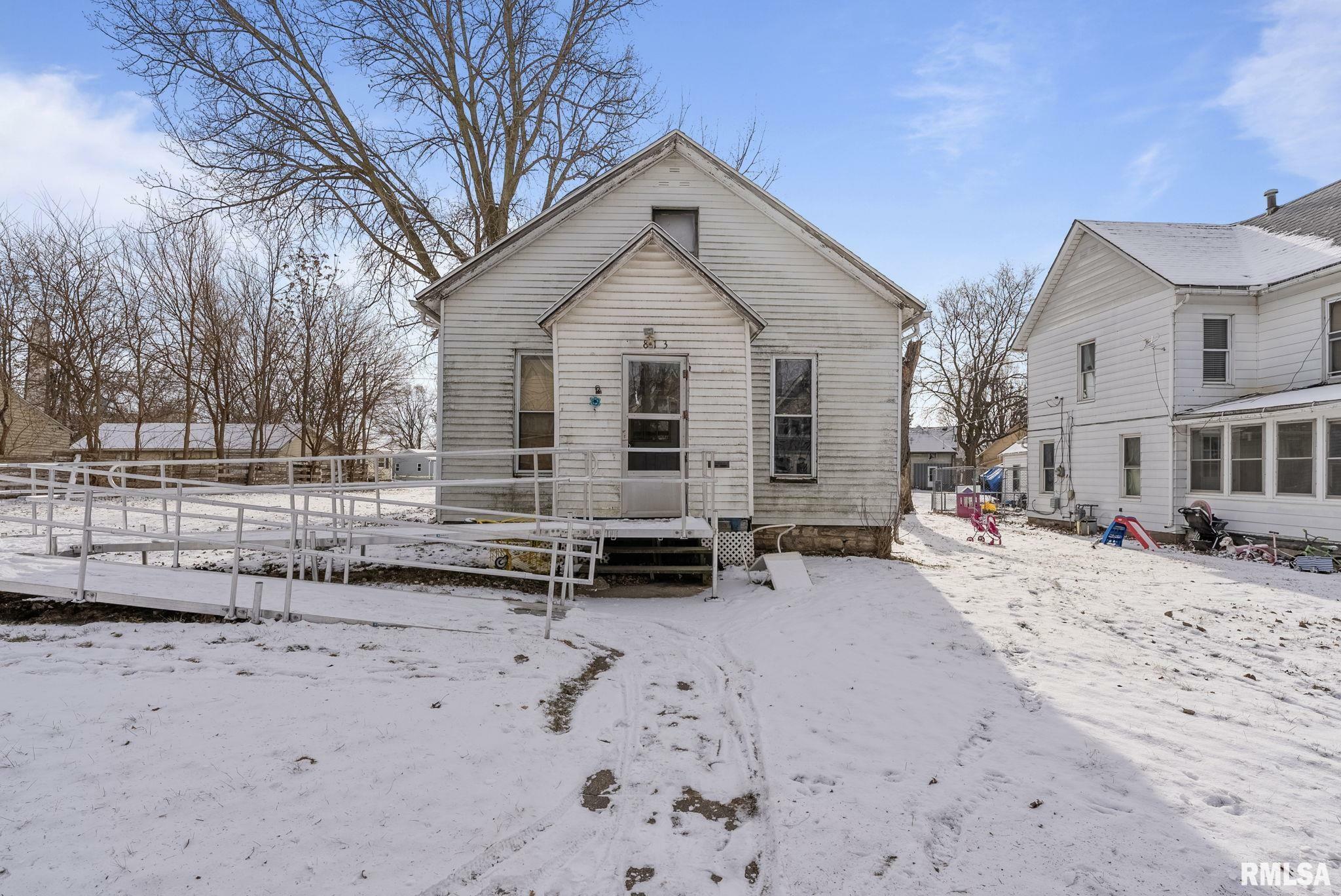 Property Photo:  813 15th Avenue South  IA 52732 