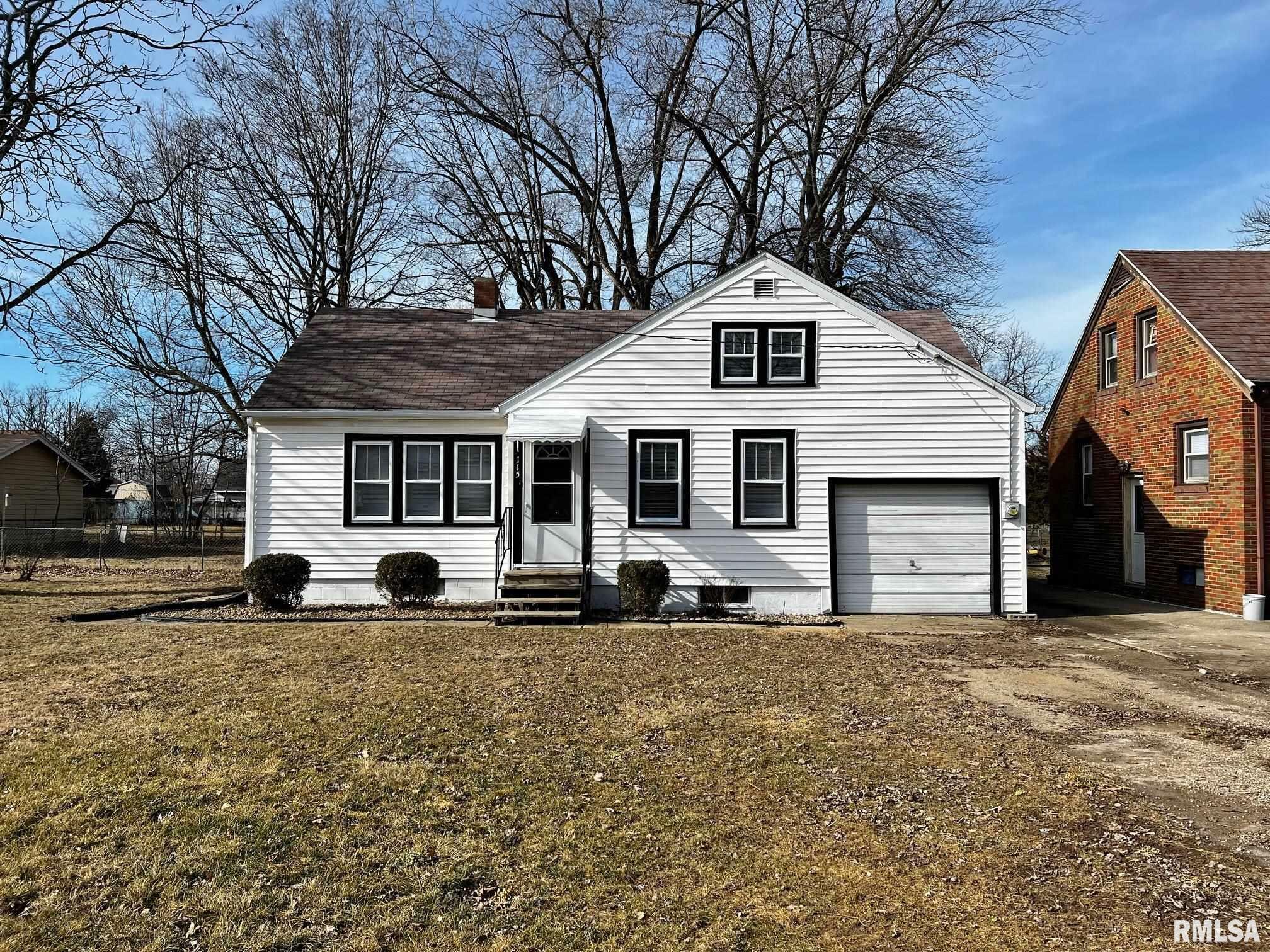 Property Photo:  115 Linden Lane  IL 61611 