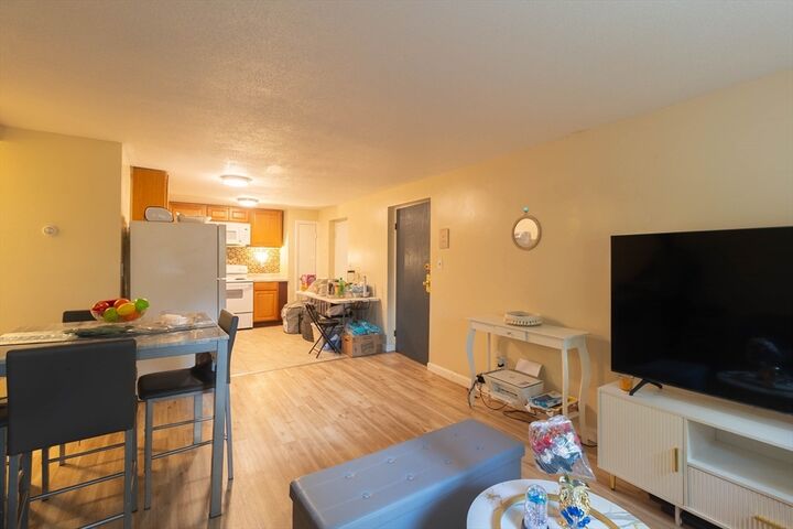 Property Photo:  2089 Dorchester Ave 1  MA 02124 