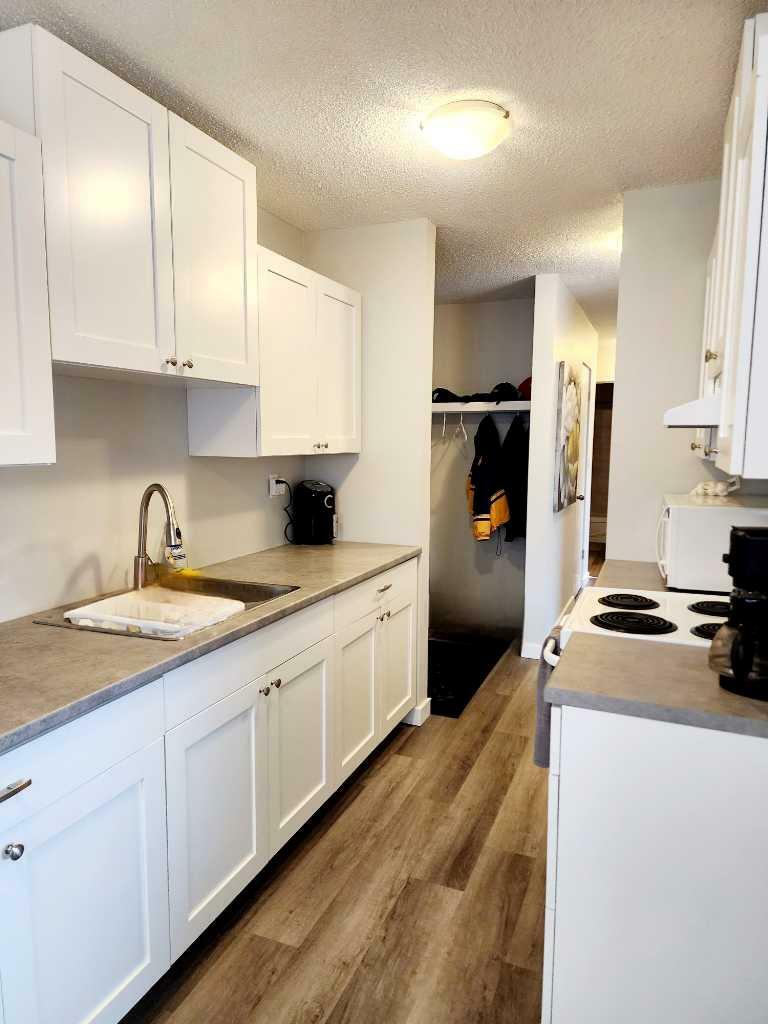 Property Photo:  4811 55 Street 306  AB T4N 2J2 