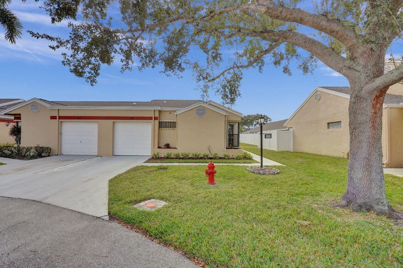 Property Photo: 4540 Amherst Circle 101 FL 33417