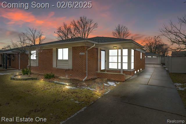 Property Photo:  4631 Briarwood Avenue  MI 48073 