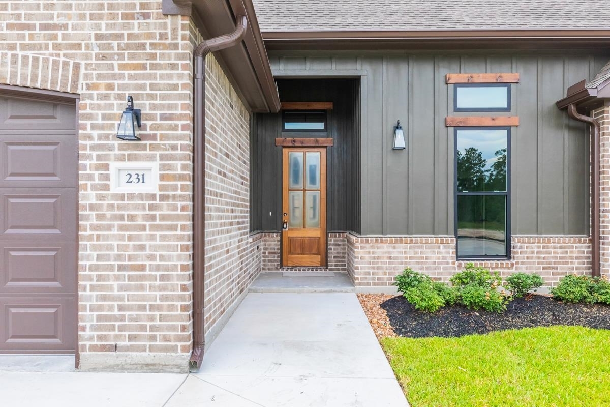Property Photo: 231 Coco Palms Ln TX 77657