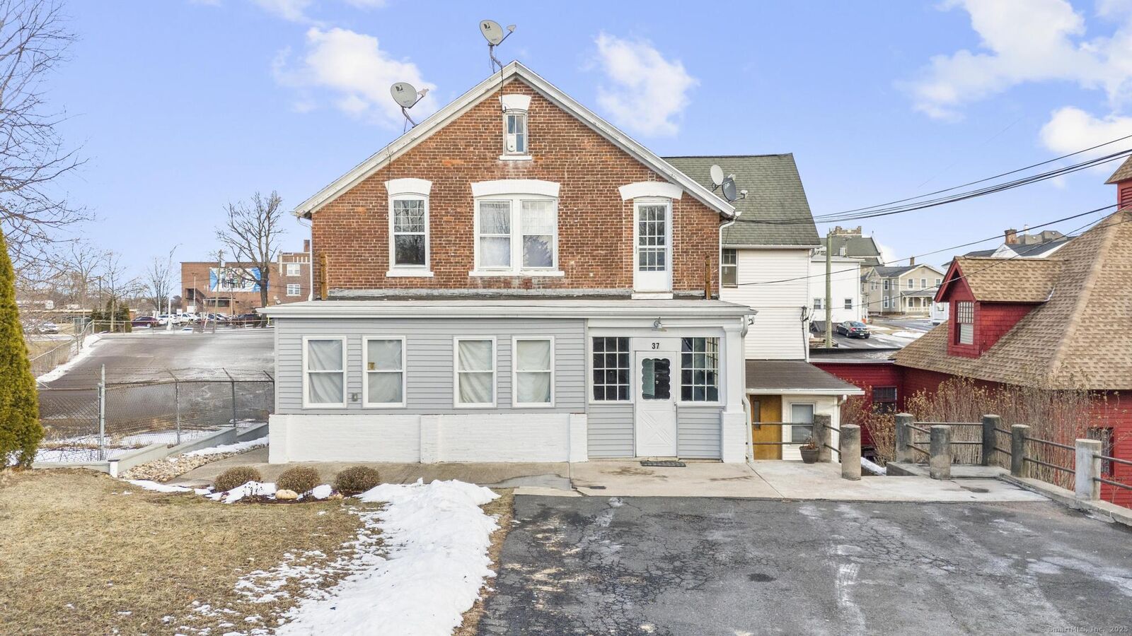 Property Photo: 37 Lenox Place CT 06052