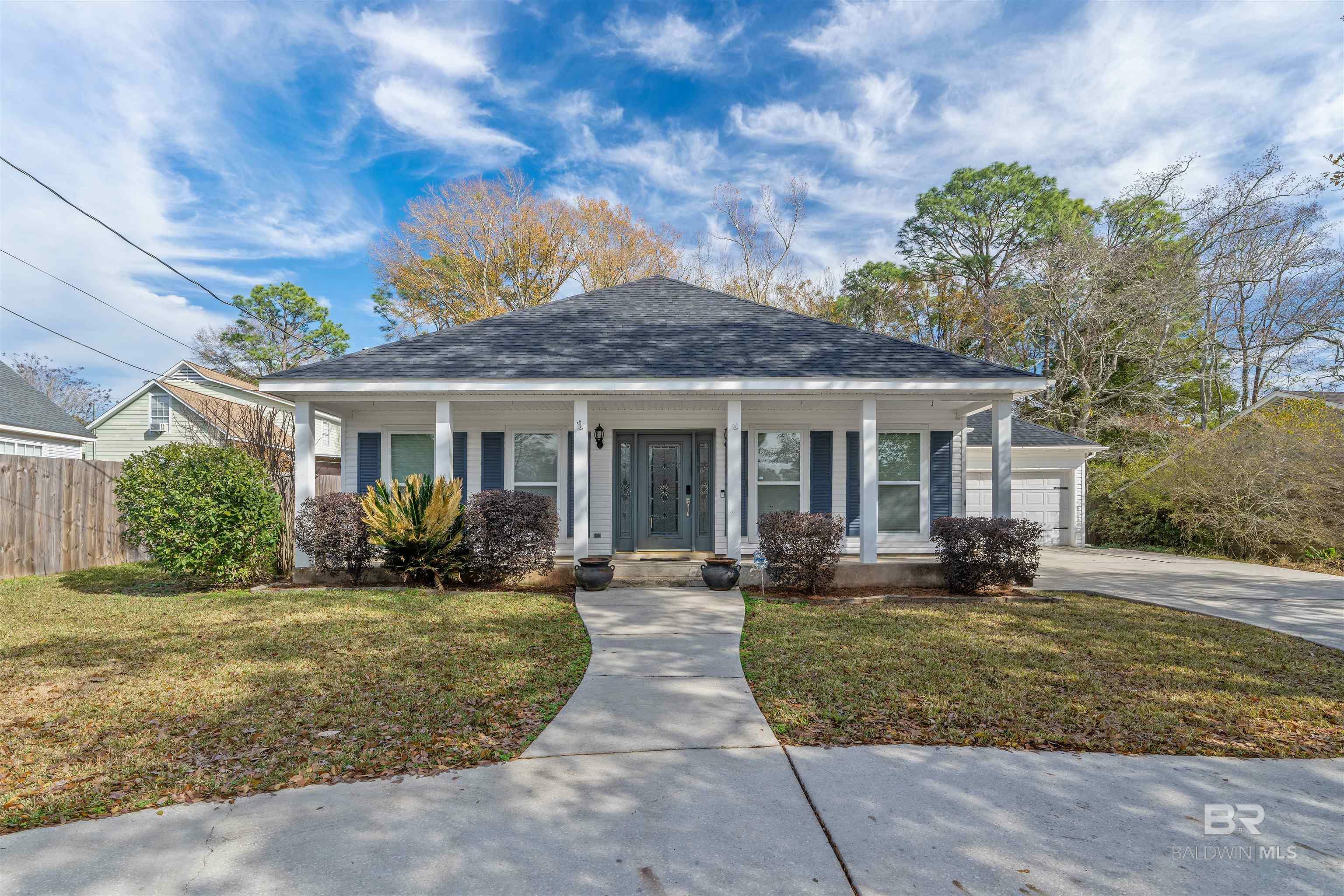 Property Photo:  126 Lake Forest Boulevard  AL 36526 