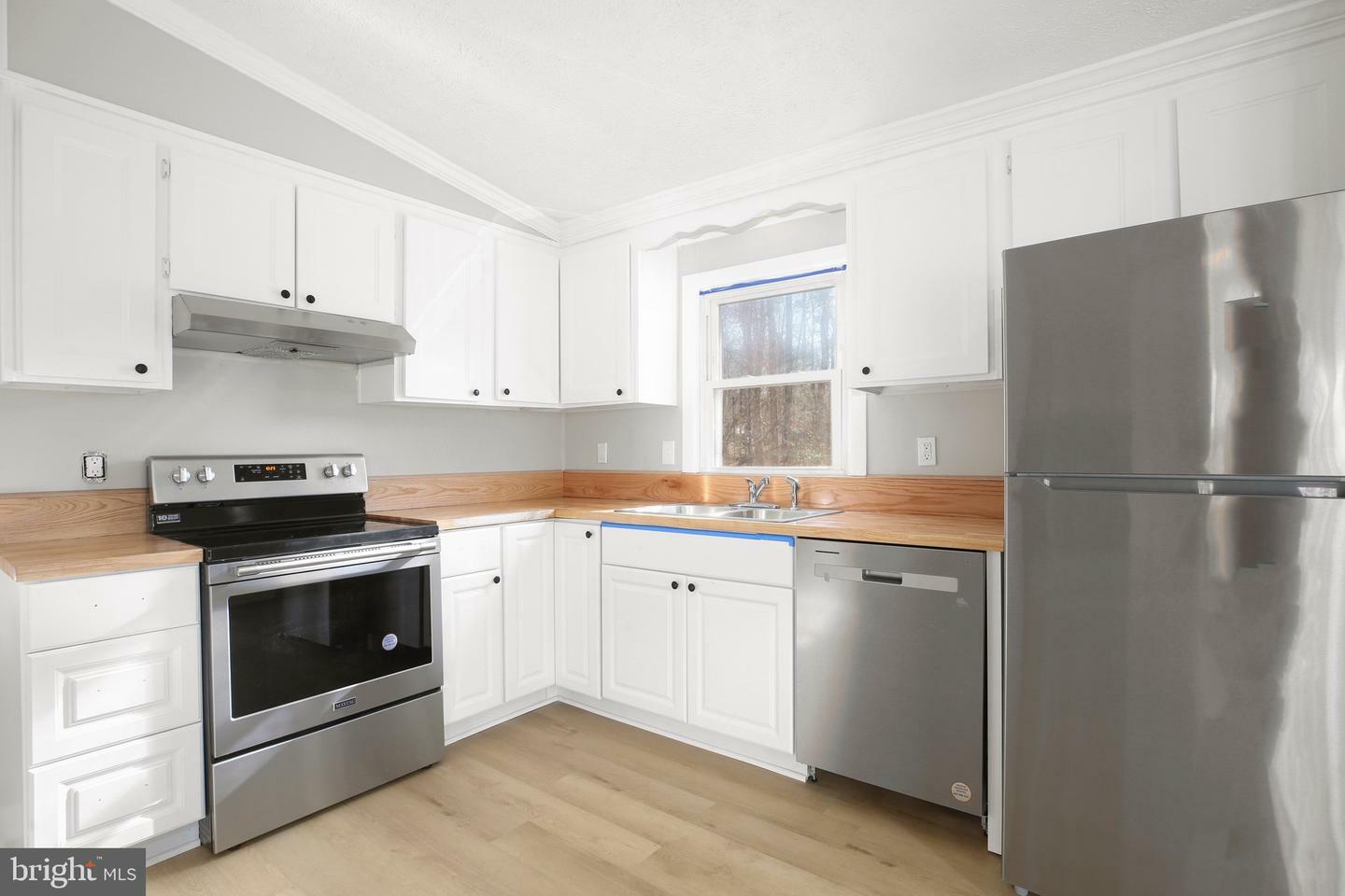 Property Photo: 12506 Lee Lake Drive VA 22551