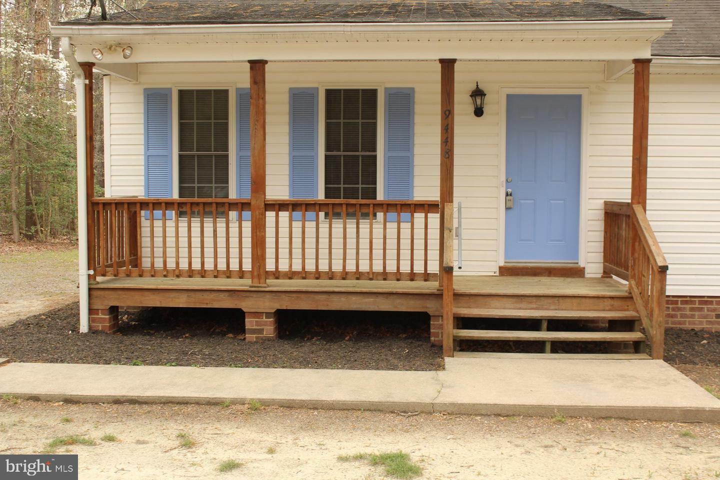 Property Photo: 9448 Ladysmith Road VA 22546
