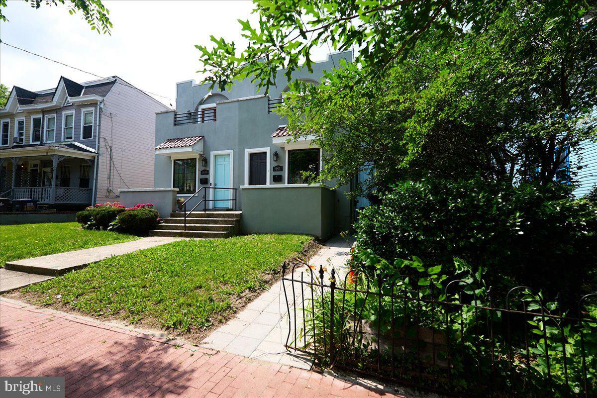 Property Photo: 1631 U Street SE DC 20020