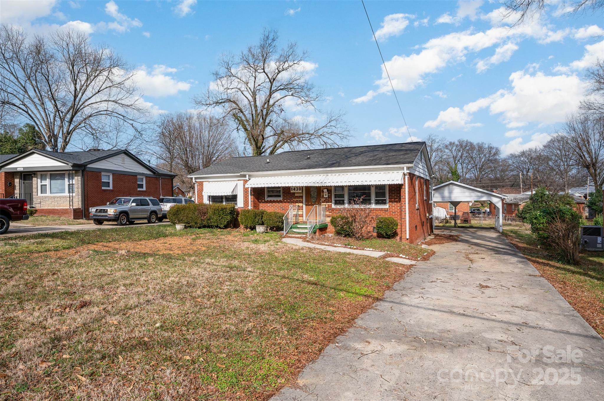 Property Photo:  1438 Waddell Street  NC 28216 