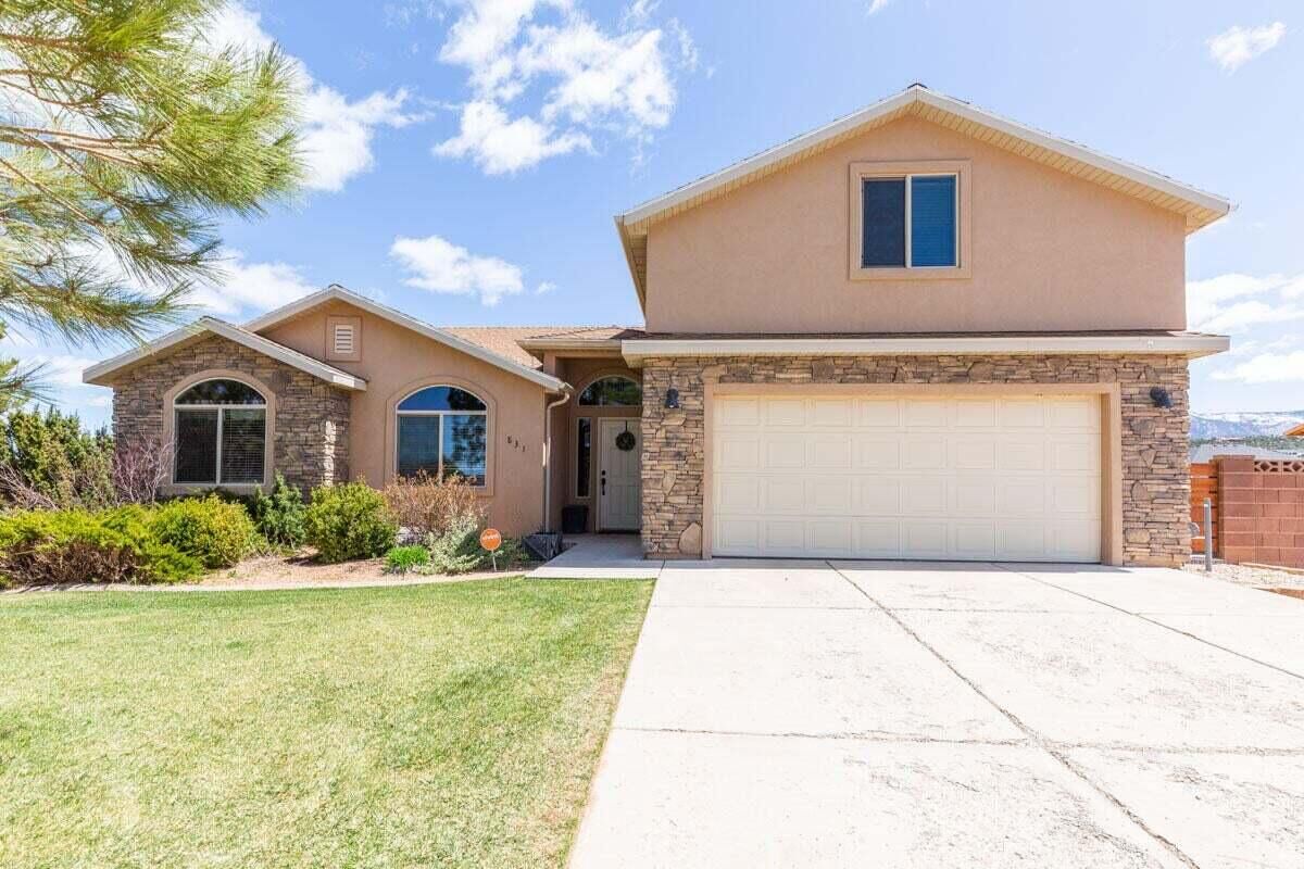 Property Photo: 831 S 4425 W UT 84720