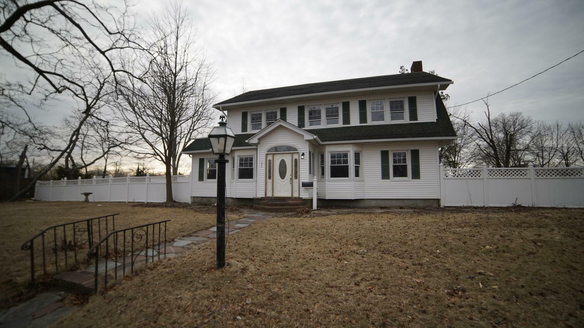 Property Photo:  140 E Roe Boulevard  NY 11772 