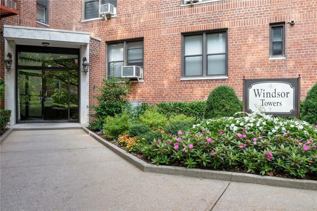 Property Photo:  2 Windsor Terrace 5D  NY 10601 