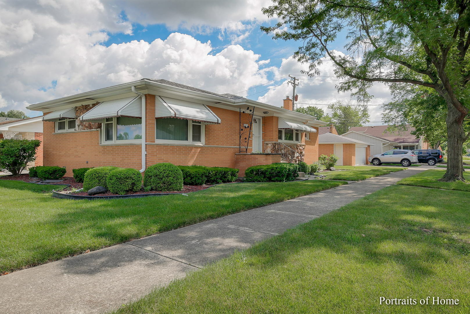 Property Photo:  1501 Raymond Avenue  IL 60526 