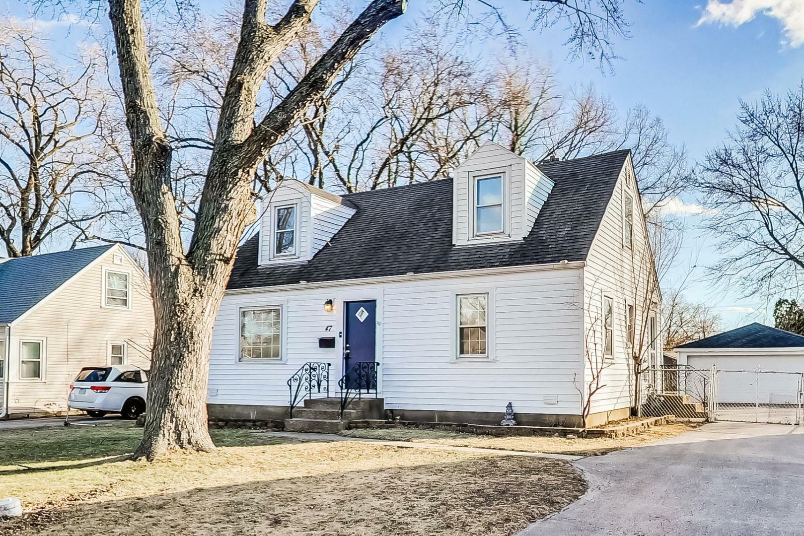 Property Photo:  47 Hayes Drive  IL 60164 