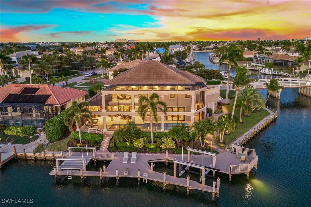 Property Photo: 660 Kendall Drive FL 34145