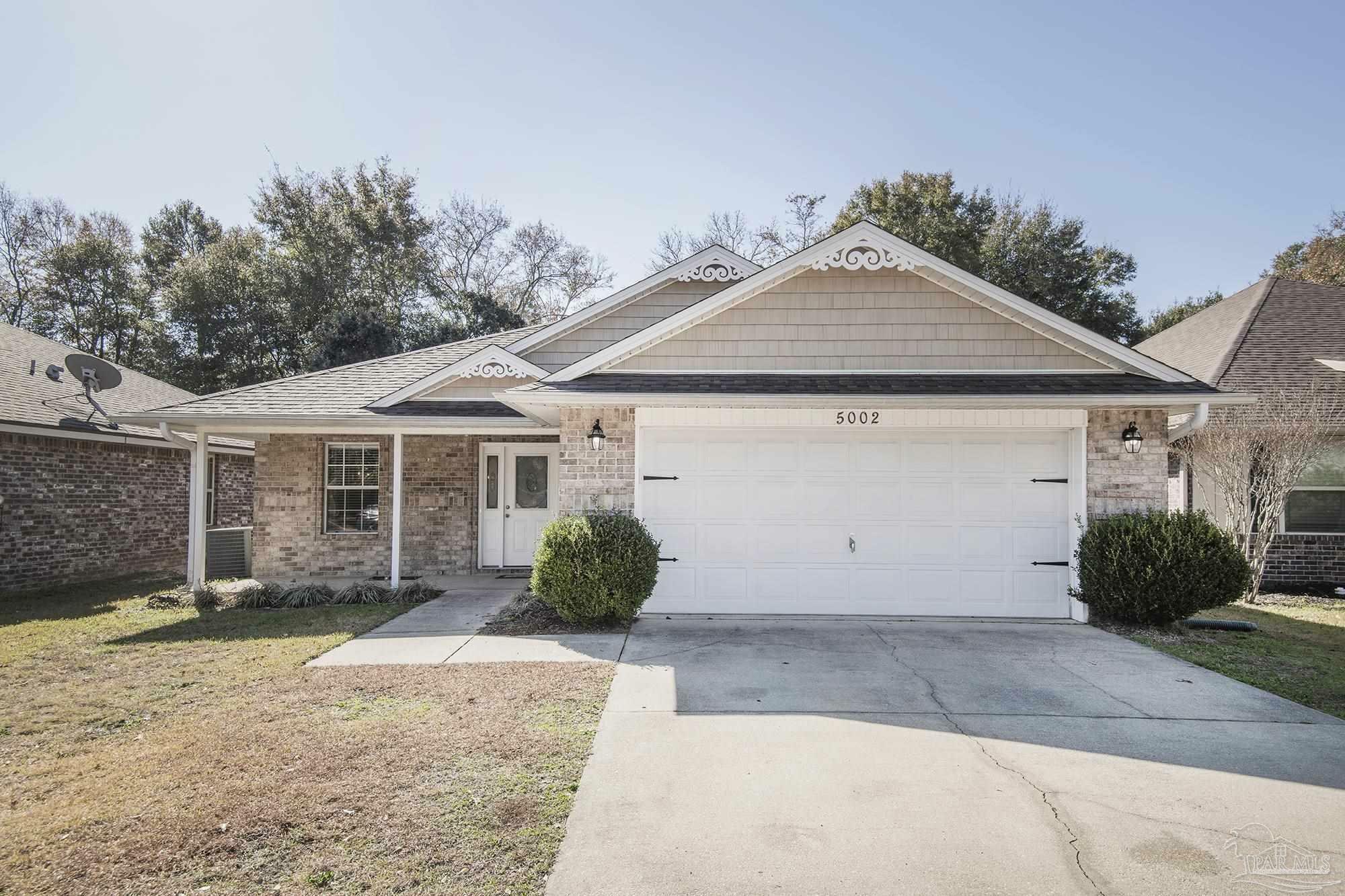Property Photo: 5002 Covenant Cir FL 32571