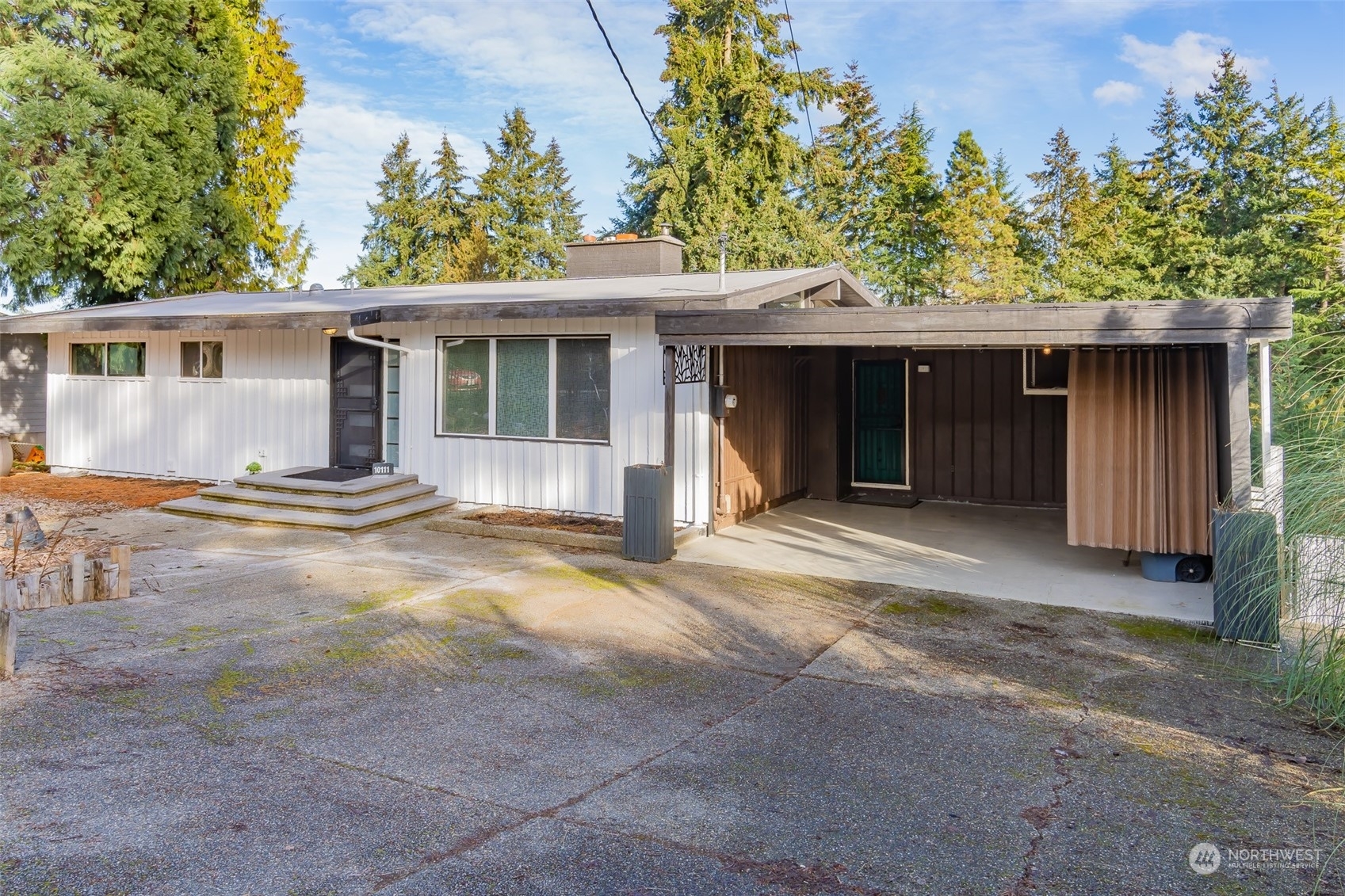 Property Photo:  10111  75th Avenue E  WA 98373 