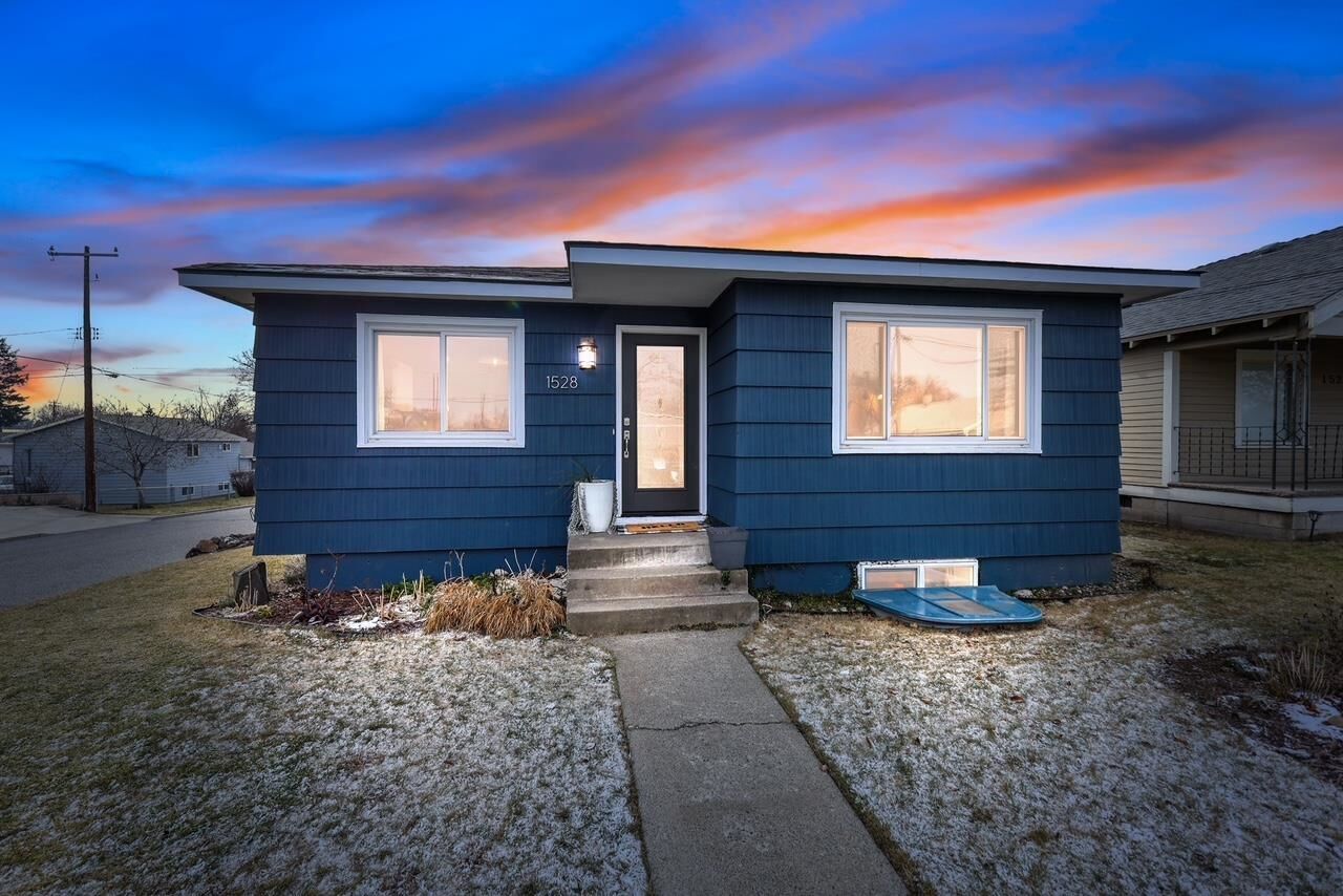 Property Photo:  1528 E Ostrander Ave  WA 99207 