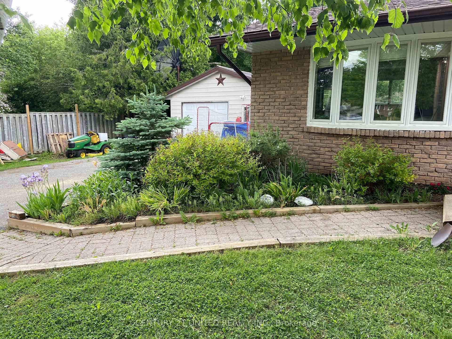 Property Photo: 15 Janet Drive ON L0B 1K0