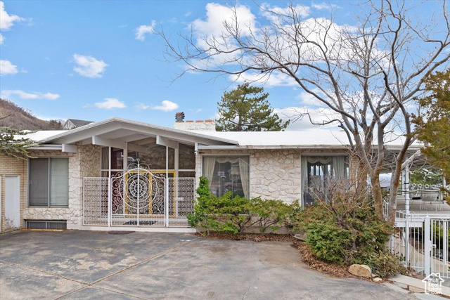 Property Photo: 2256 S Lakeline Cir UT 84109