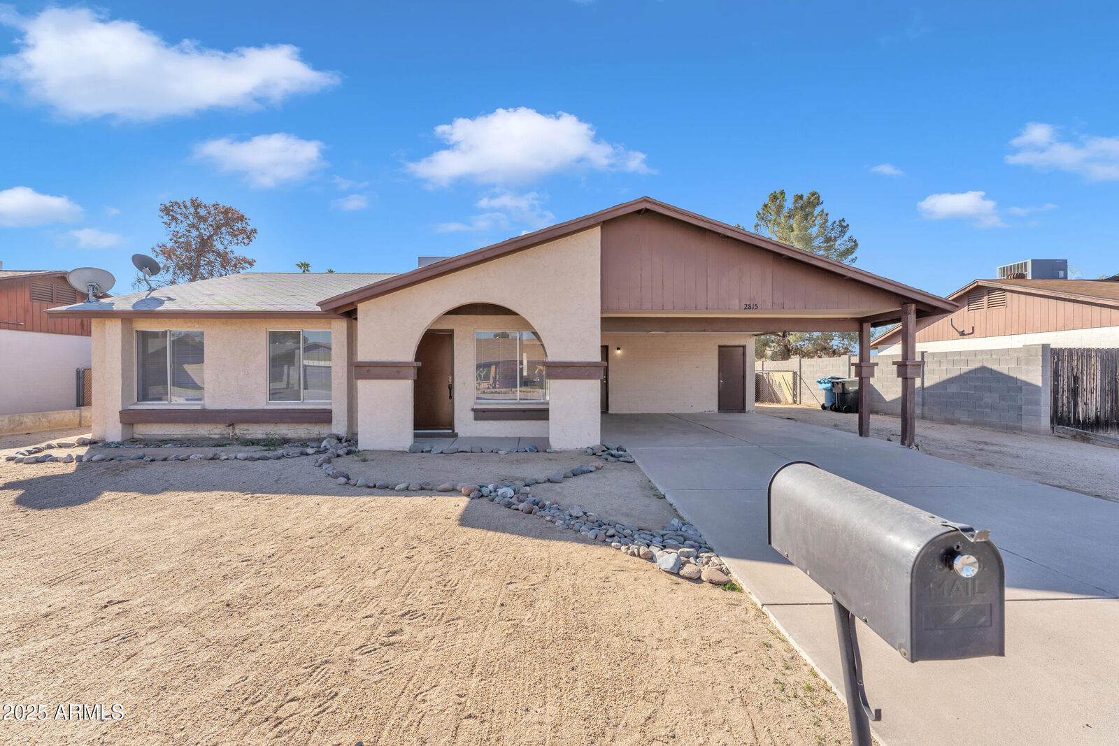 Property Photo: 2815 W Charleston Avenue AZ 85053