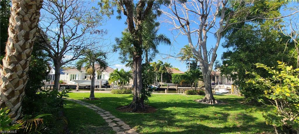 Property Photo: 1890 Tarpon Rd FL 34102