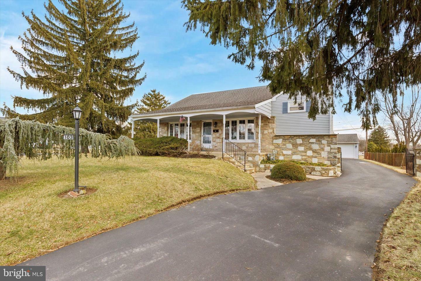 Property Photo:  103 Hamilton Drive  PA 18974 