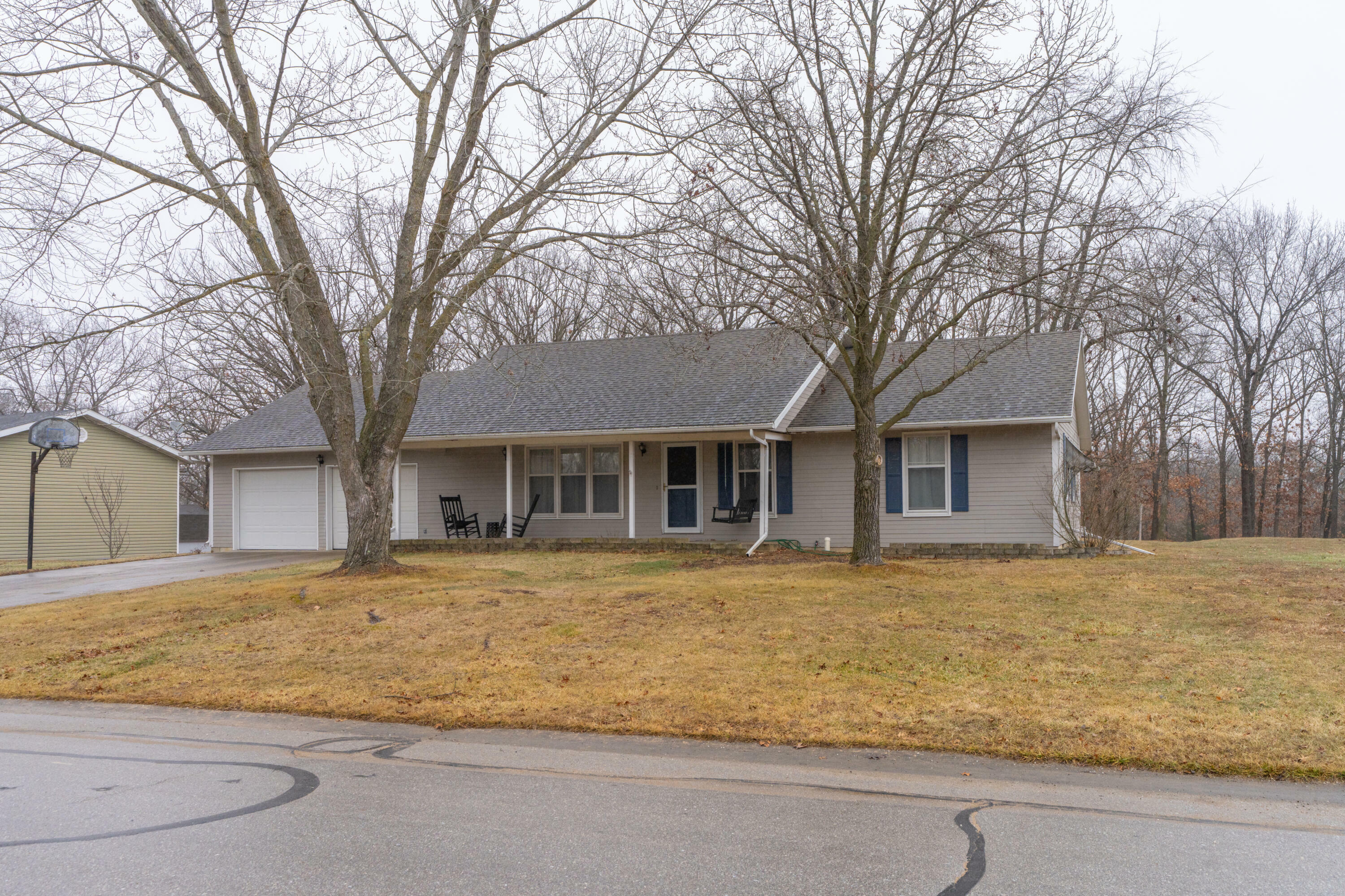 712 Brierwood Dr  Moberly MO 65270 photo