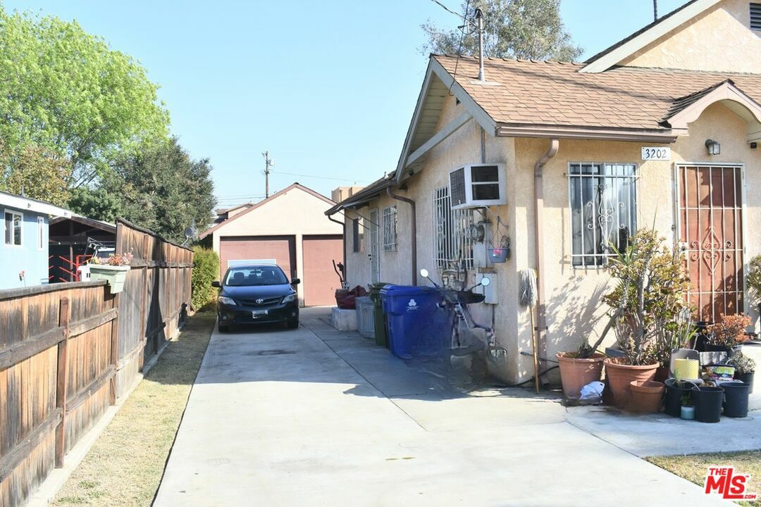 Property Photo:  3200   Farnsworth Ave  CA 90032 