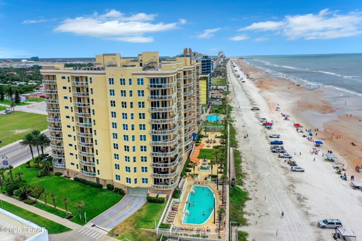 Property Photo: 1925 S Atlantic Avenue 811 FL 32118
