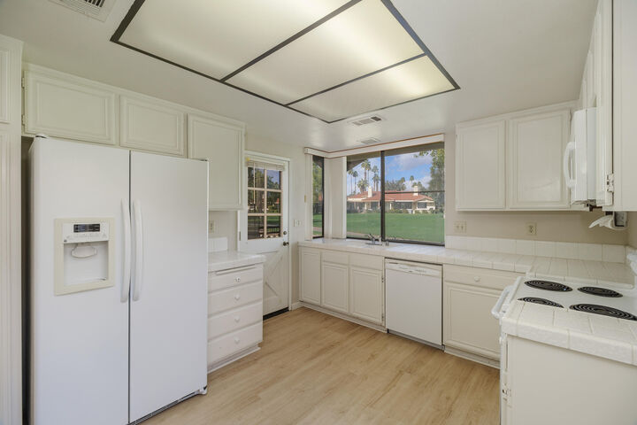 Property Photo:  314 Sierra Madre S  CA 92260 