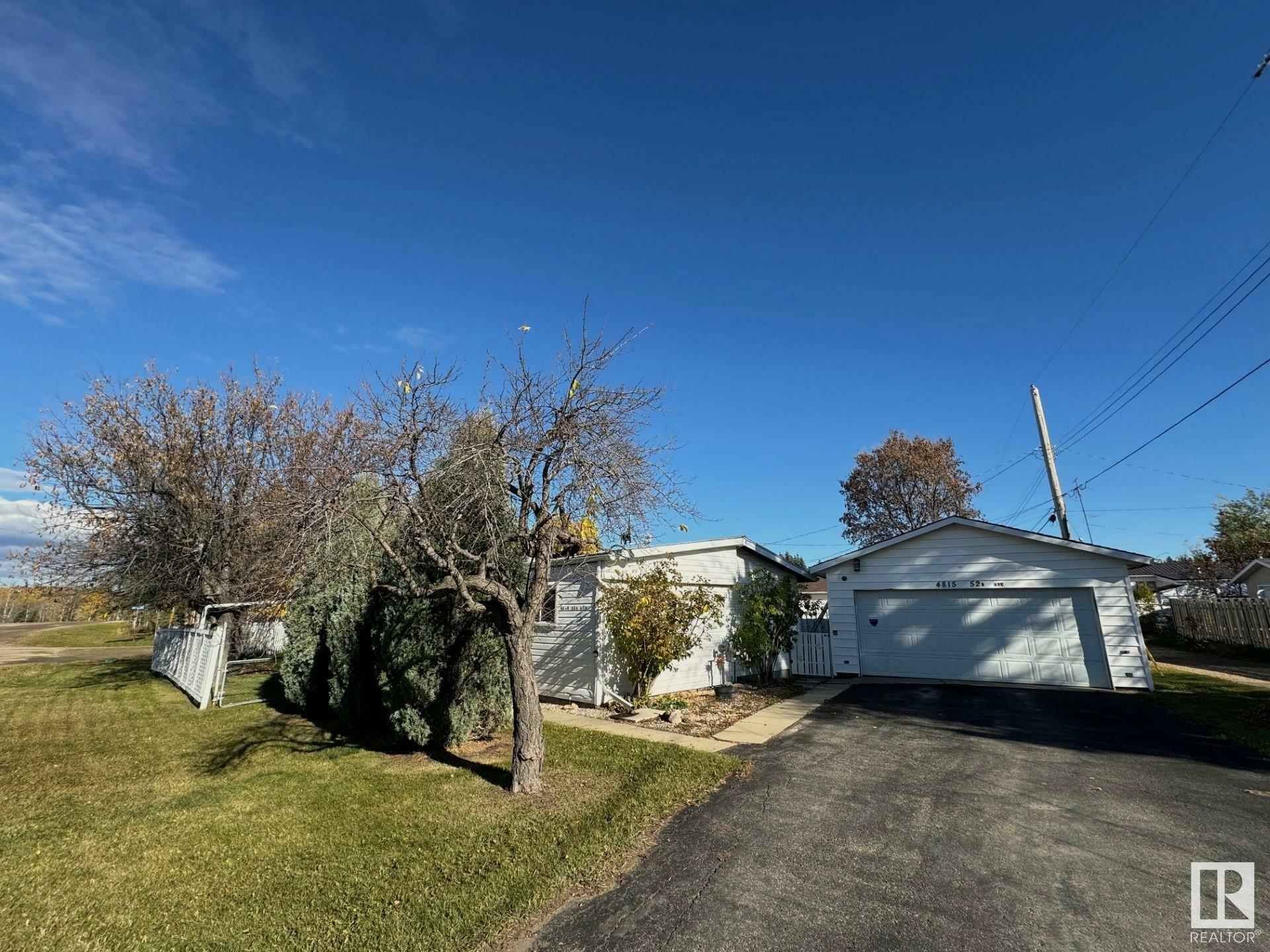 Property Photo:  4815 52 A Avenue  AB T0E 0T0 